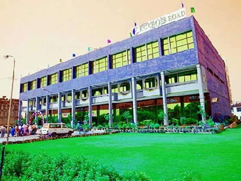 Kc Cross Road Hotel Panchkula Bagian luar foto